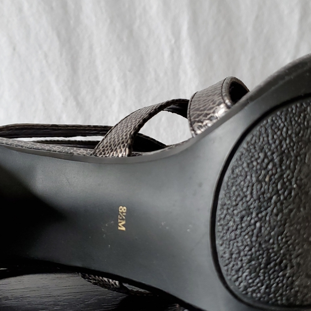 Shoes - Picture 4 of 5